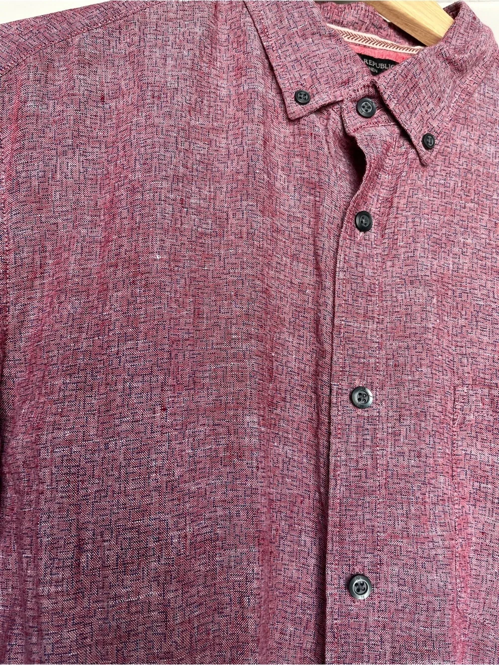 Men’s Long Sleeve Button Down Shirts. (Banana Republic/Gap) Cotton/Linen